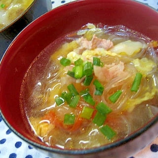 体が温まる♪豚肉とキャベツの春雨スープ